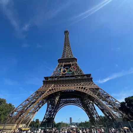 Apartman Spacieux A Deux Pas De La Tour Eiffel