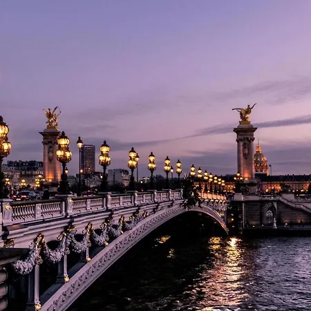 Spacieux A Deux Pas De La Tour Eiffel Apartman